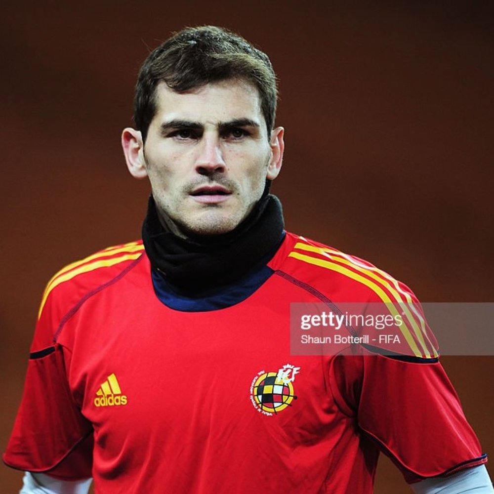 unworn player issue SPAIN 2010-11 home training shirt Adidas Formotion UK 36/38"